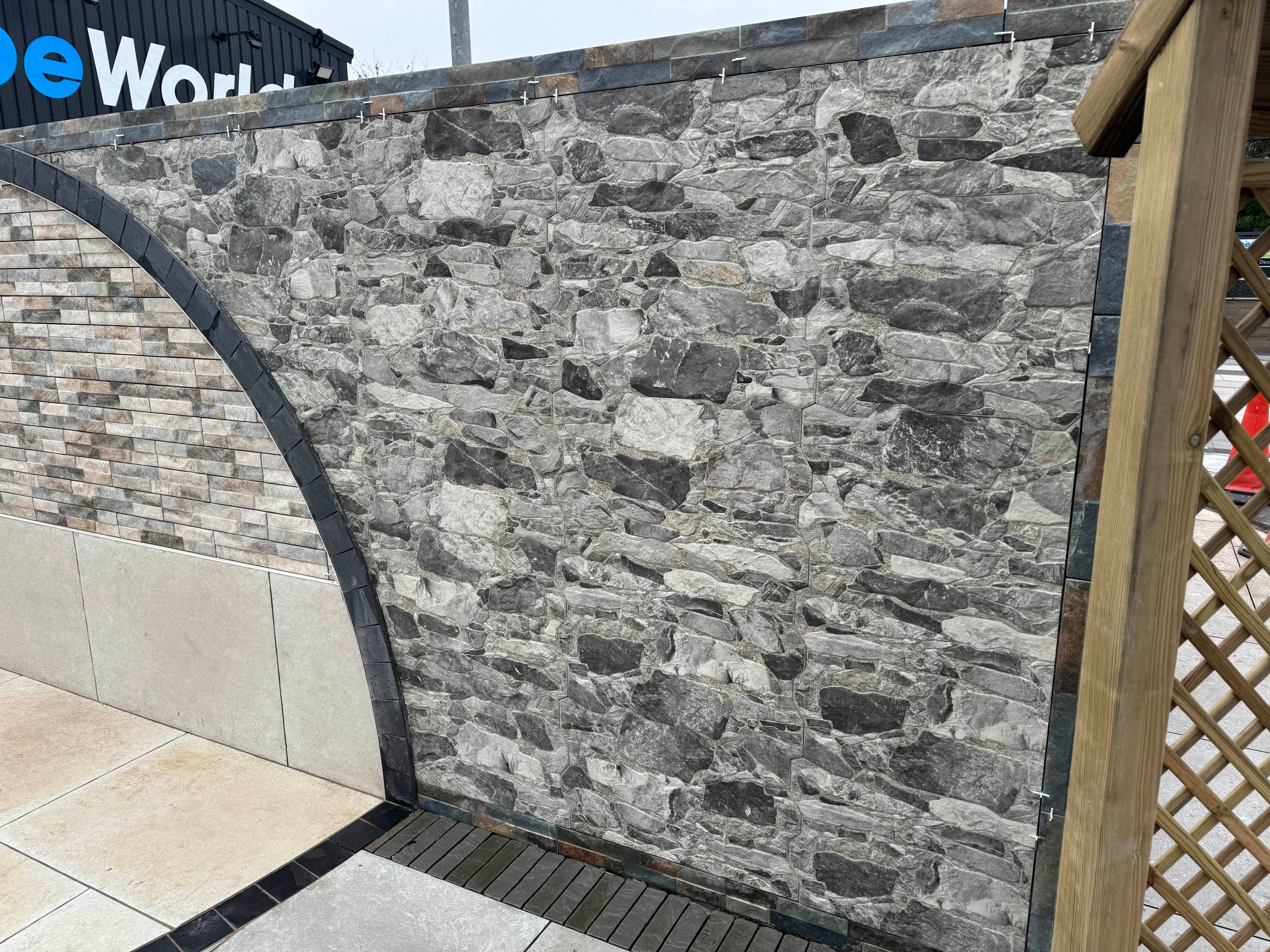 Muralla Gris Porcelain Wall Cladding - 400 x 600mm